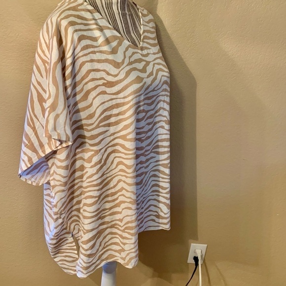 NWT Anne Klein Tunic Top XL Linen Blend White Tan Animal Print V-Neck - Picture 5 of 16